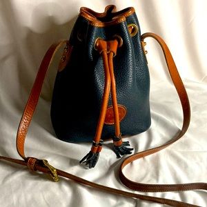 Navy Blue Vintage Dooney & Bourke shoulder bag